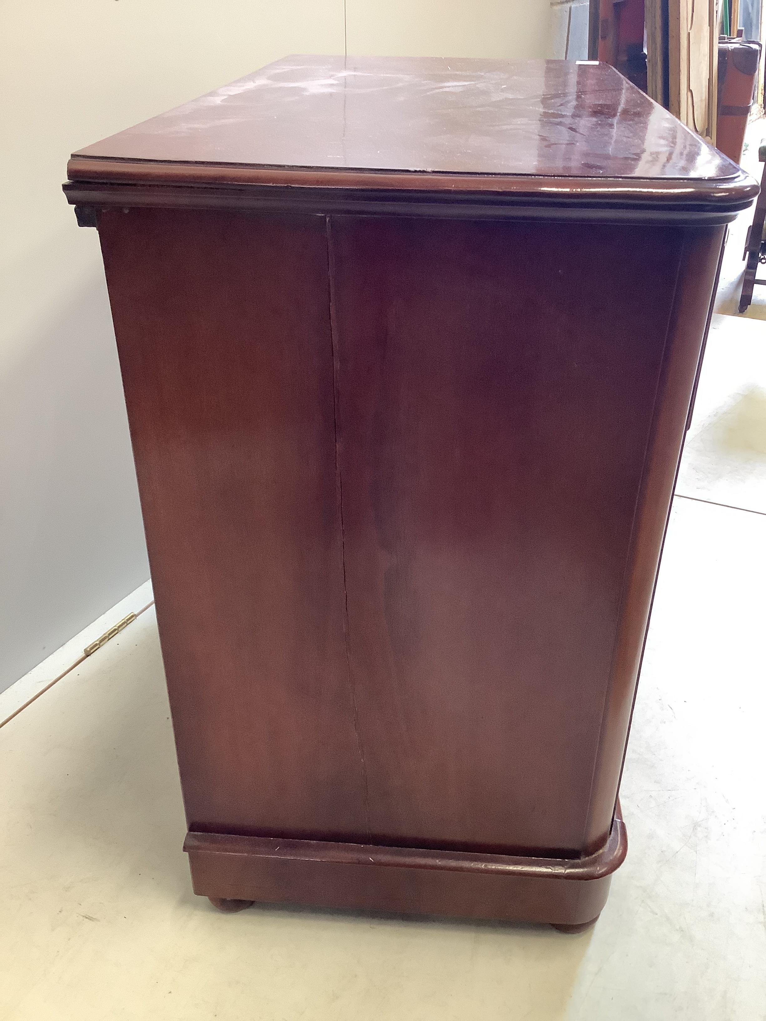 A small Victorian mahogany four drawer chest, width 88cm, depth 48cm, height 81cm